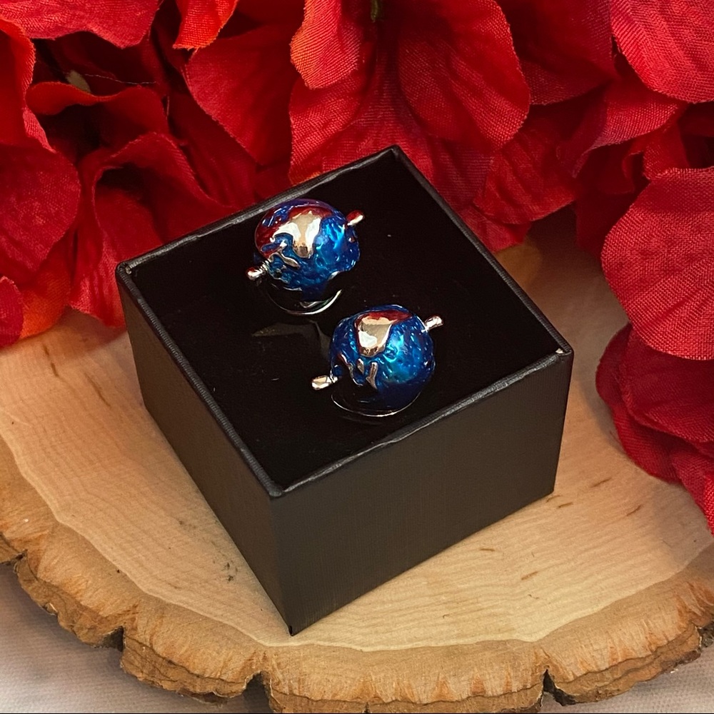Rotating Blue World Globe Cufflinks - Picture 14 of 16